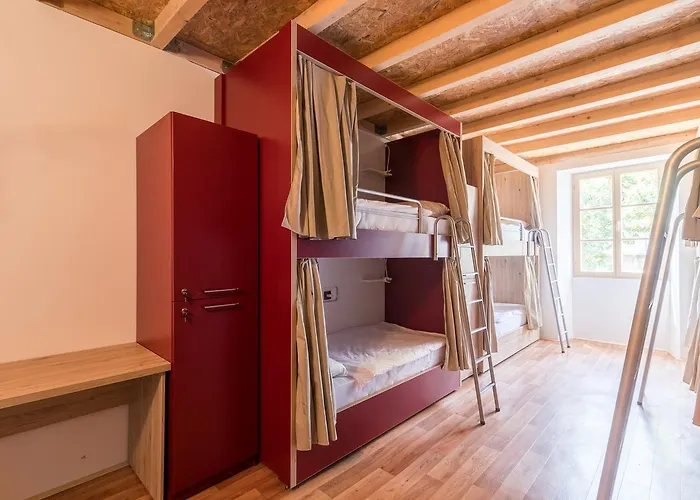 Hostel Antique